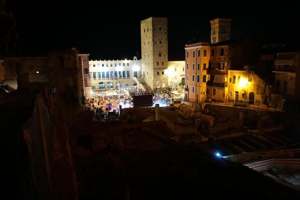 Ferienwohnung Casa Al Teatro Terracina Exterior foto