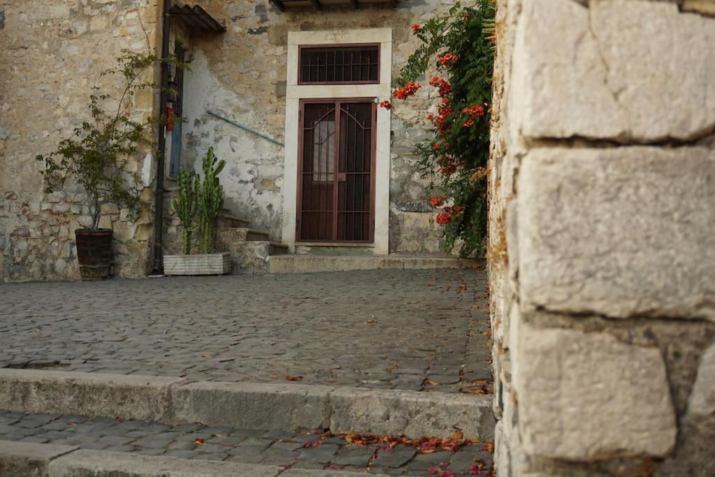 Ferienwohnung Casa Al Teatro Terracina Exterior foto